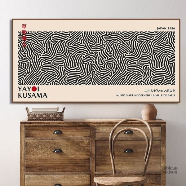 Tableau Yayoi Kusama avec motifs distinctifs et couleurs vives