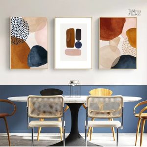 Triptyque abstrait coloré en terracotta, bleu nuit et beige