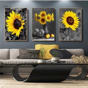Composition artistique triptyque sur fond noir